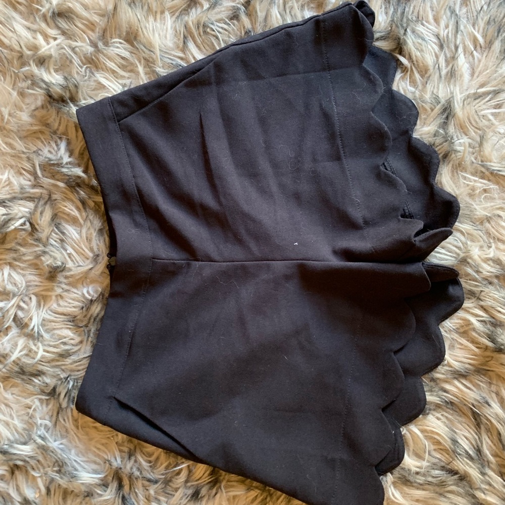 Black, Pin Up Girl Scallop Shorts